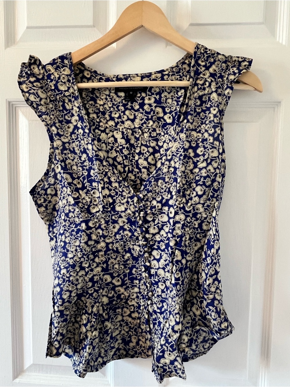 French Connection Blue Floral V-Neck Sleeveless Top
